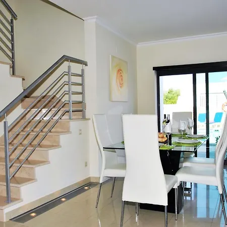 Antiqua Villa *